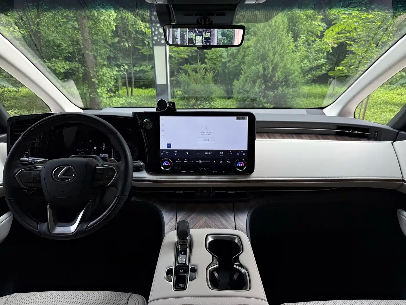 Lexus LM 2026 2025 Model 500h Six-Seater Prestige Edition