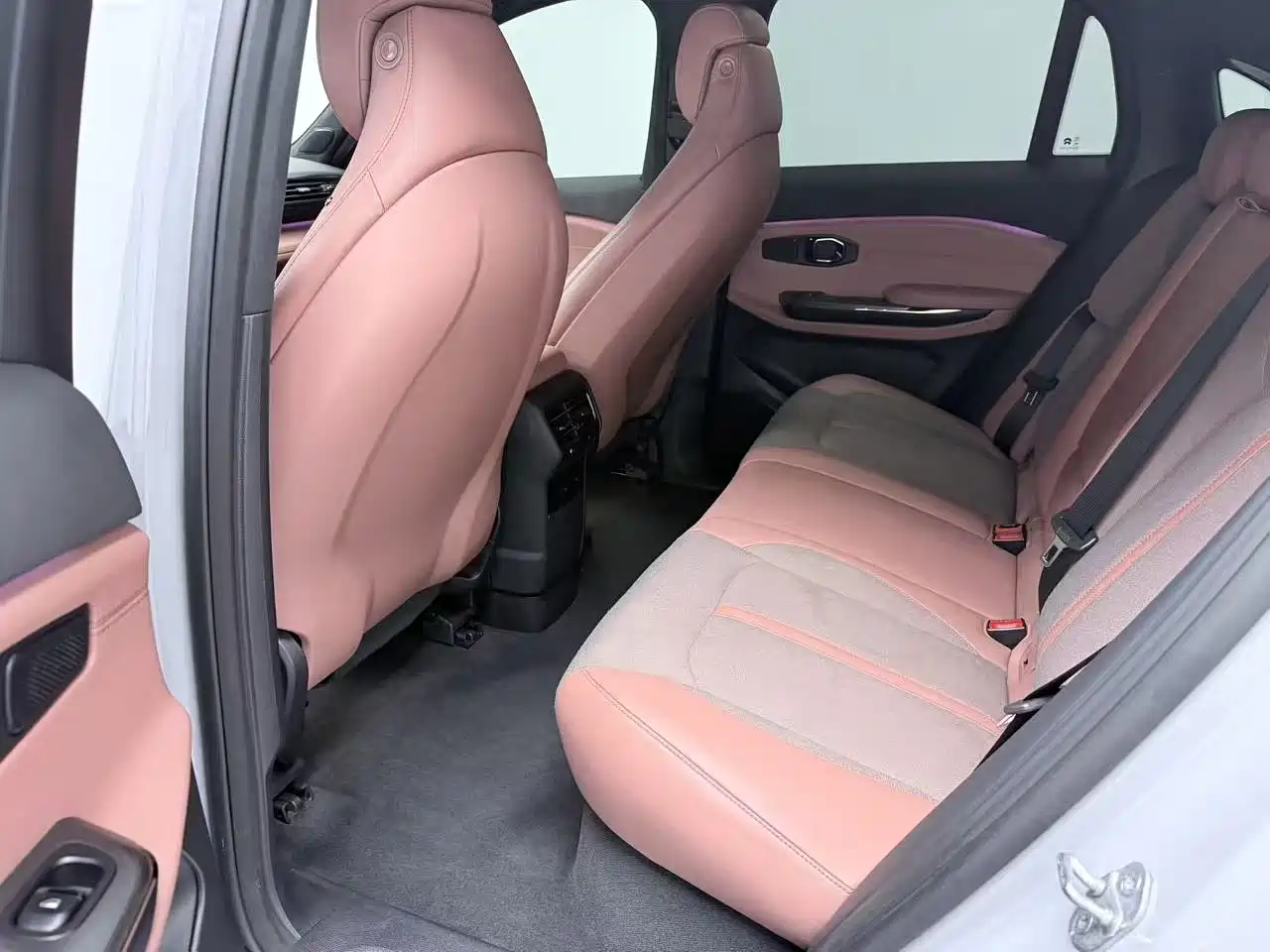 Фото 6 - NIO EC6