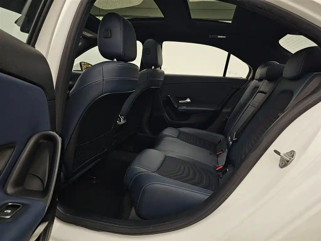Mercedes-Benz A-Class 2021 Facelift A 180 L Sport Sedan фото 8