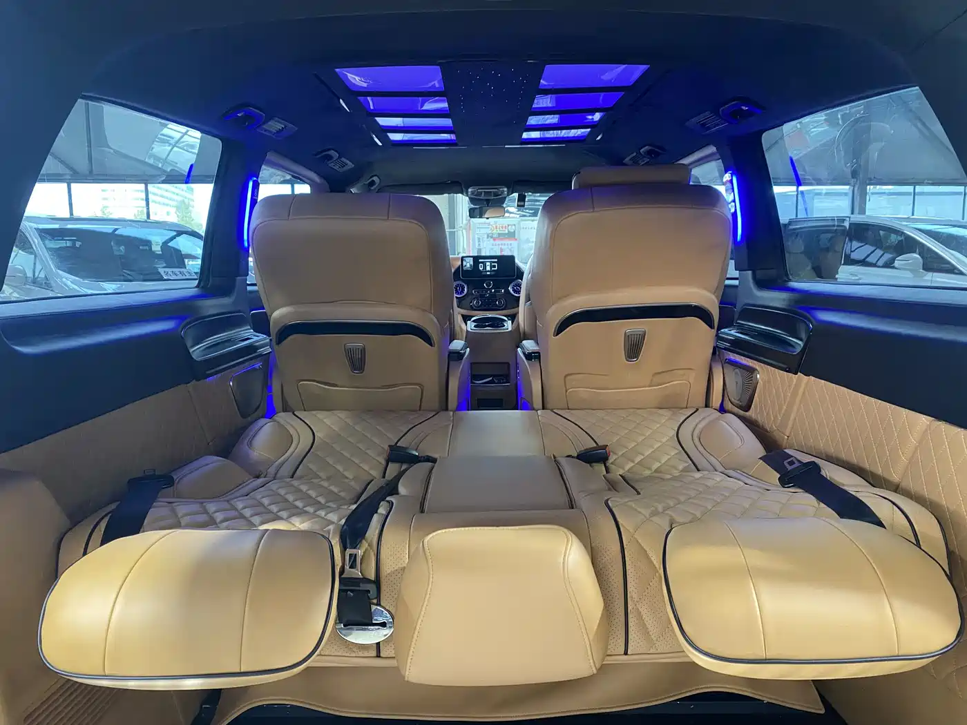 Mercedes-Benz Vito 2021 2.0T Business Edition 7-seater фото 11