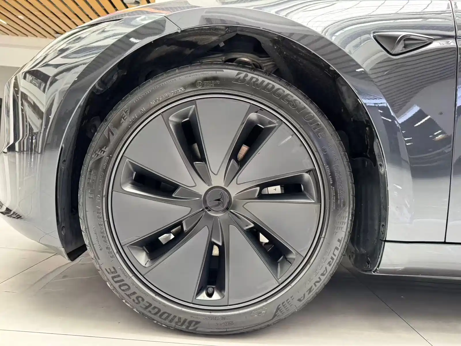 Фото 19 - Tesla Model 3