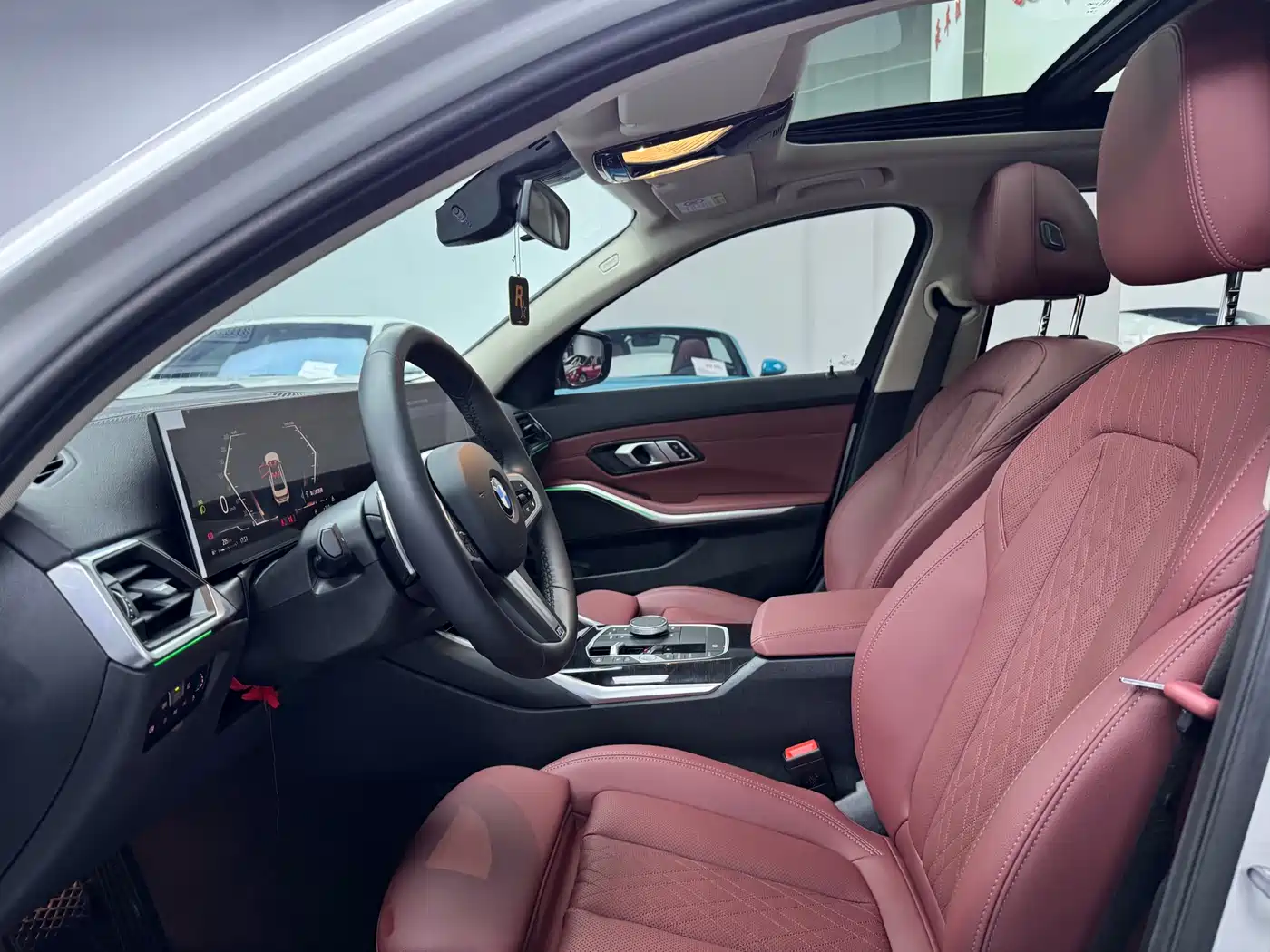 BMW 3 Series 2024 325Li M Sport Package фото 4