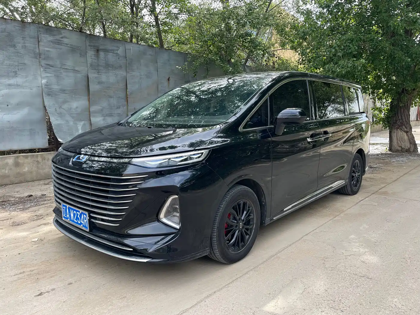 Besturn M9 2023 2.0T Exclusive