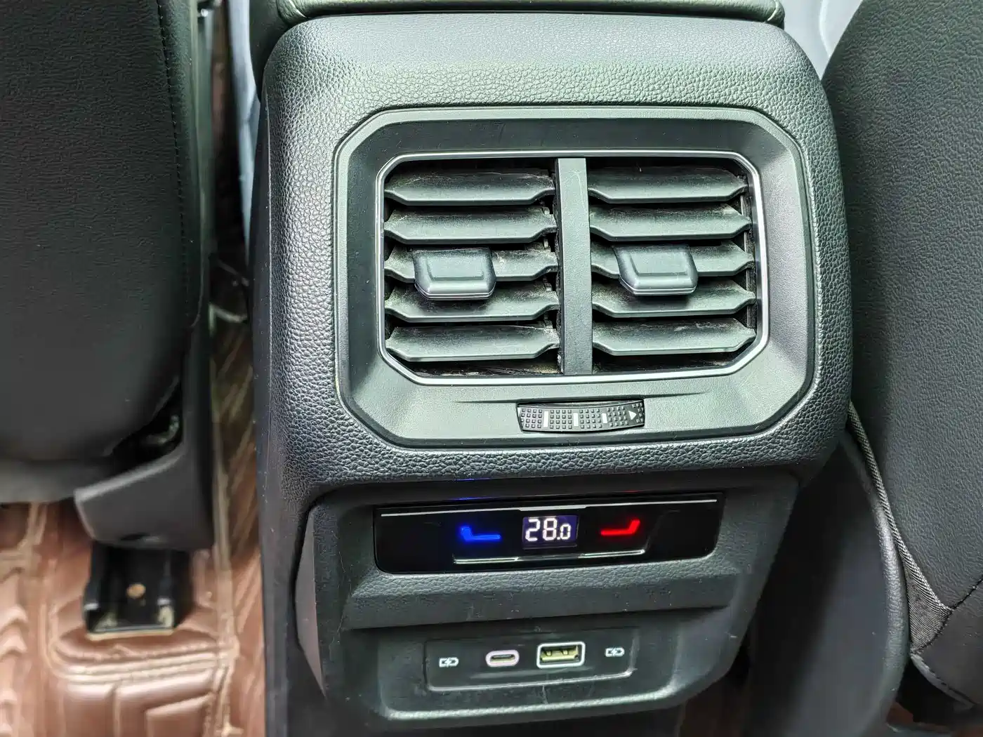Volkswagen Tiguan L 2023 330TSI Auto 2WD R-Line Premium Edition фото 17