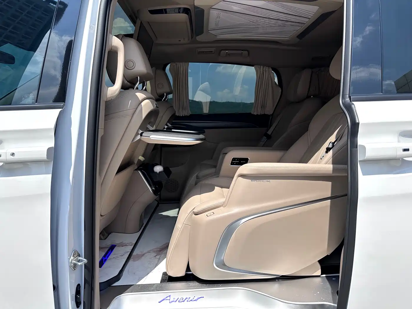 Buick GL8 New Energy 2025 Land Honor Premium Edition 7-Seater фото 11