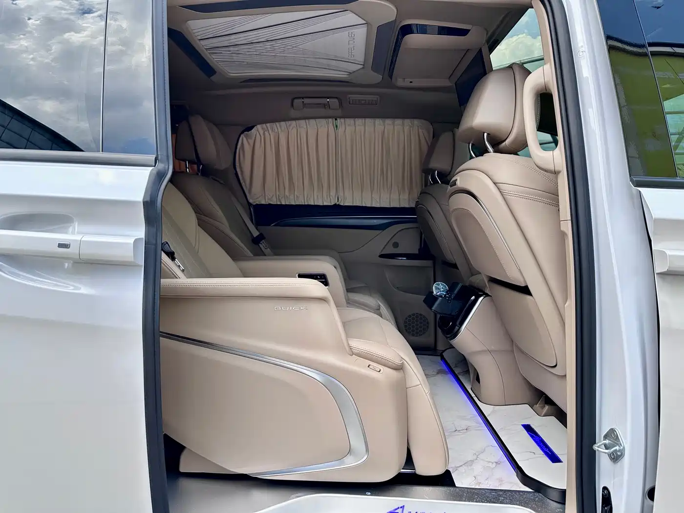 Buick GL8 New Energy 2025 Land Honor Premium Edition 7-Seater фото 19