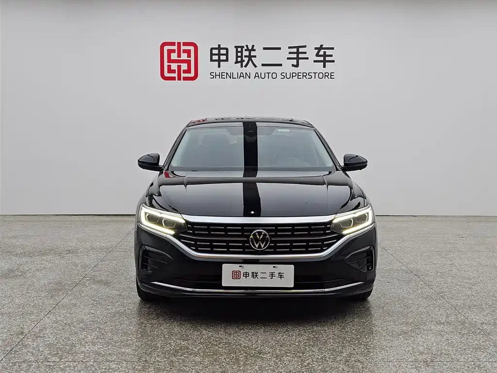Volkswagen Passat 2022 330TSI Premium Edition