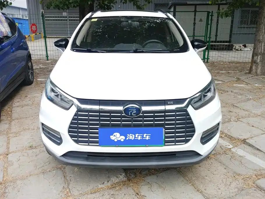 BYD Yuan New Energy 2018 EV360 Smart Connected Cool Edition фото 2