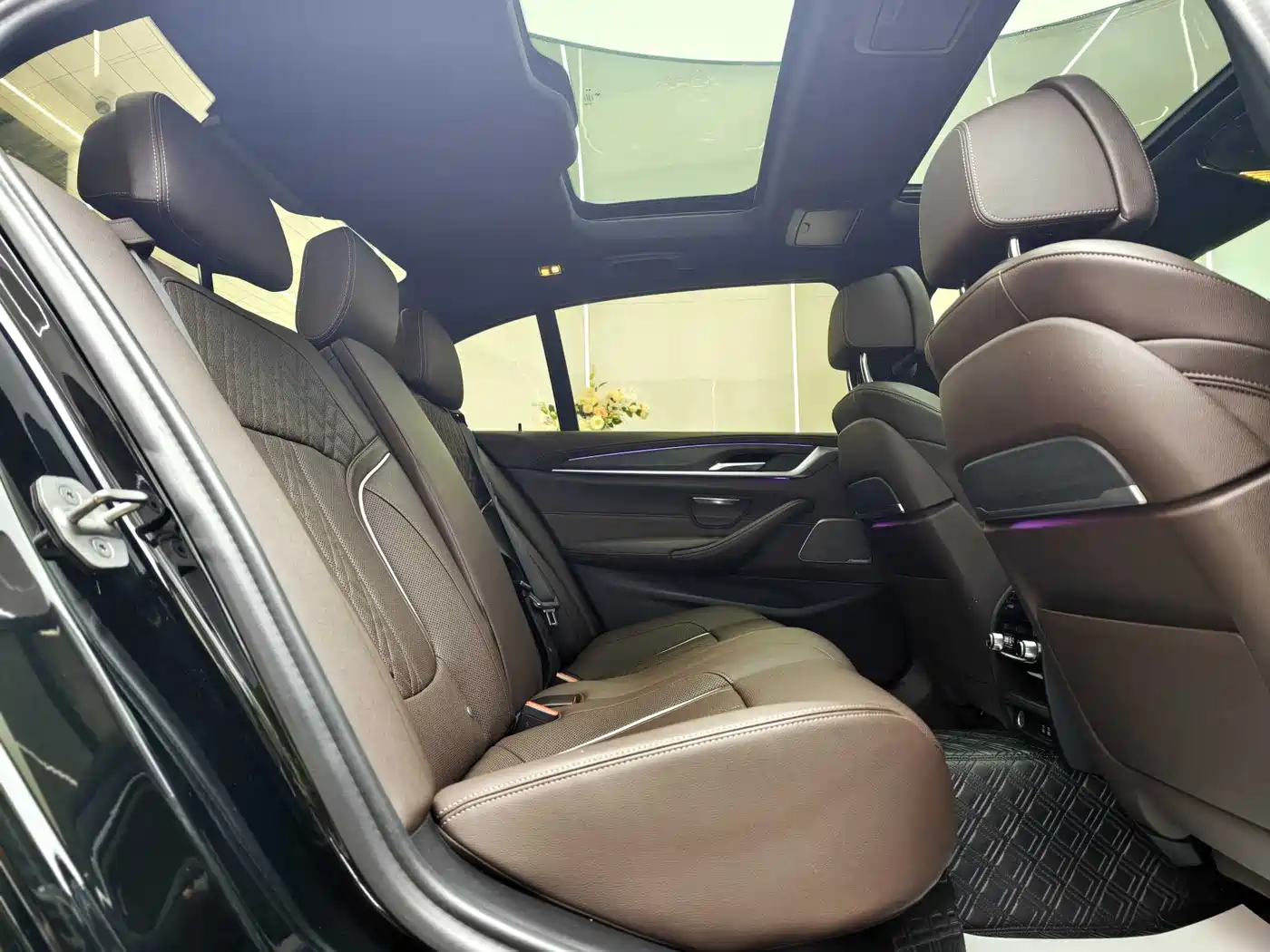 BMW 5 Series 2023 530Li Premium M Sport Package фото 17