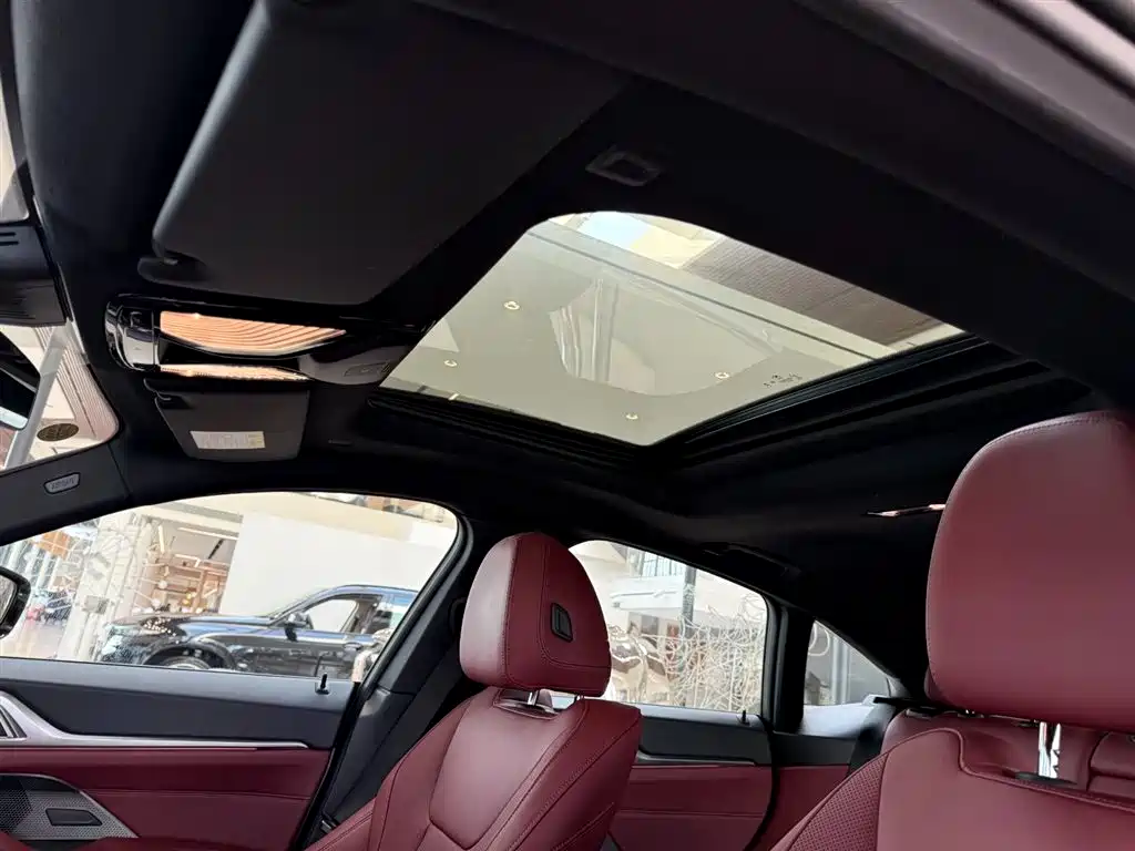 BMW 4 Series 2023 425i Gran Coupe M Sport Shadowline Package фото 14