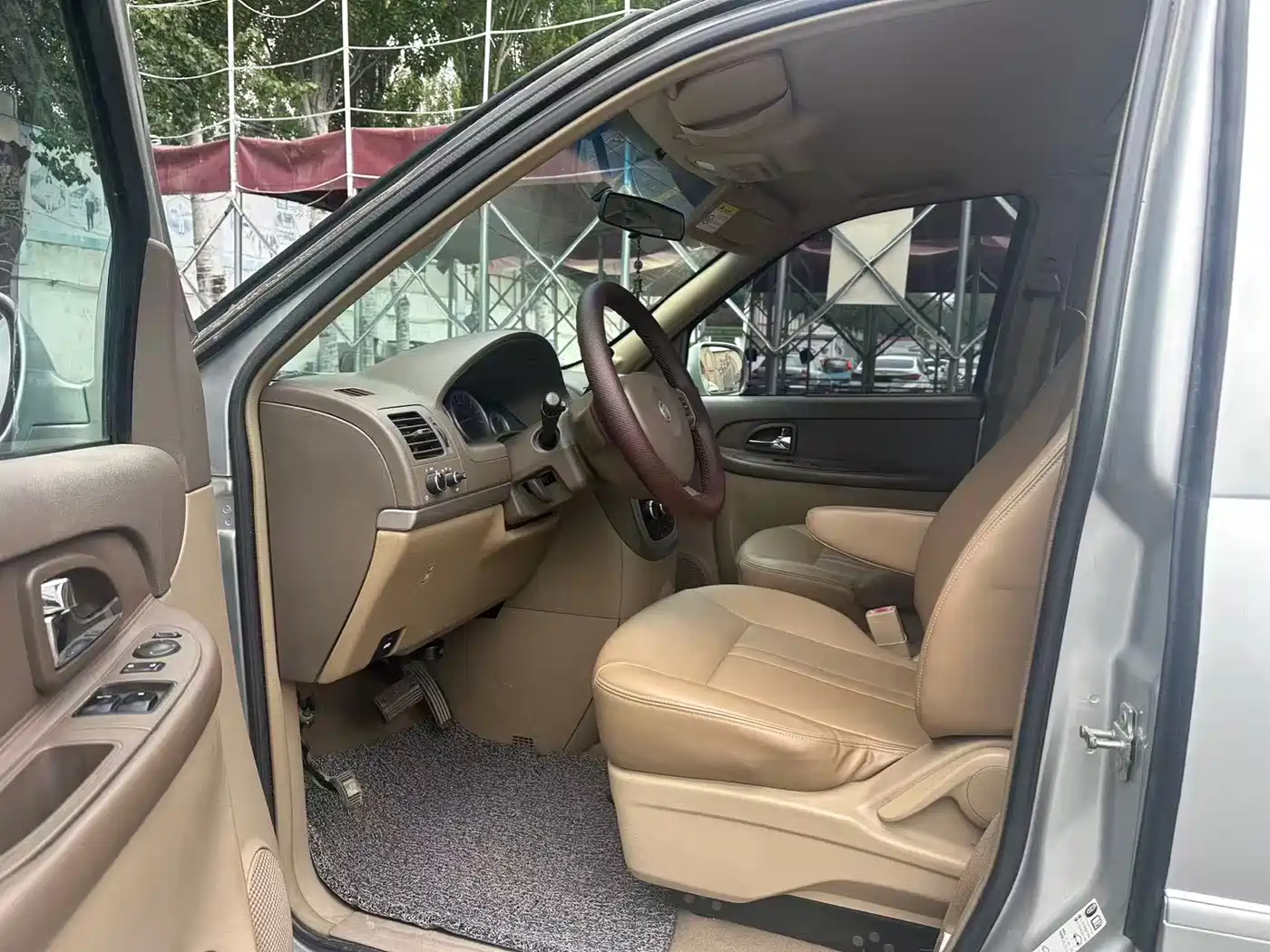 Buick GL8 2014 2.4L Classic Edition фото 10
