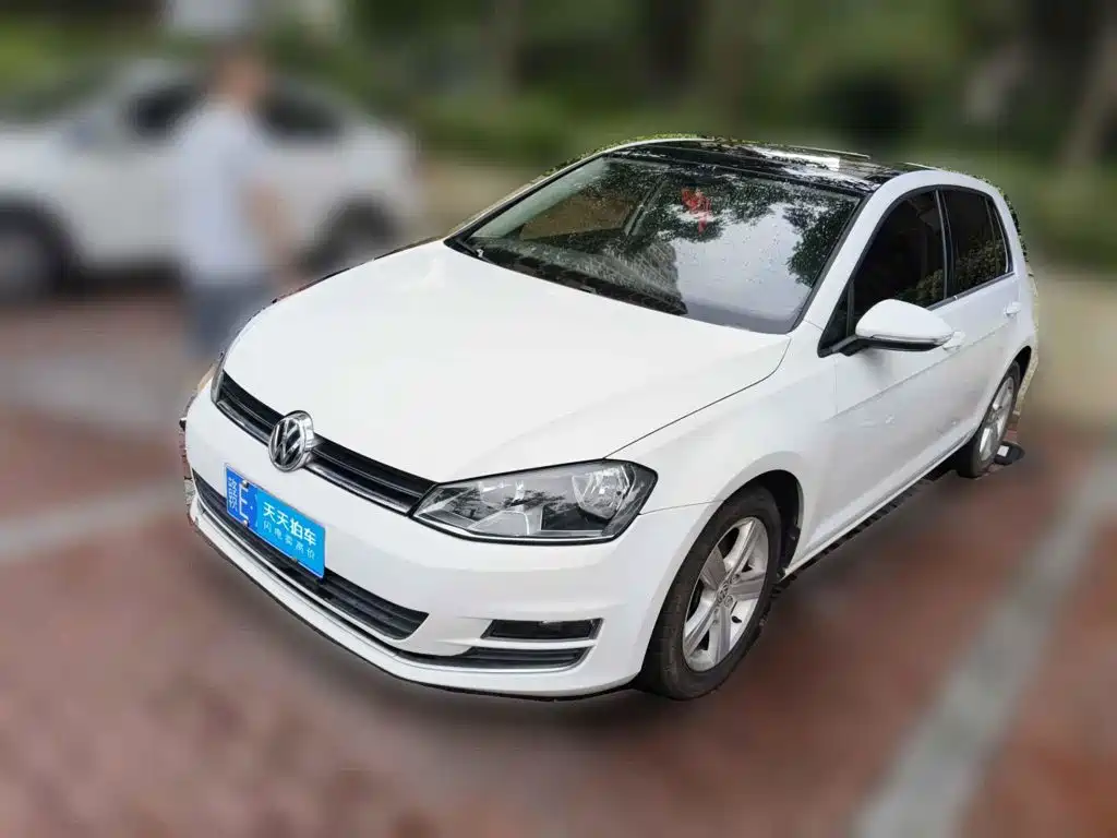 Фото 1 - Volkswagen Golf