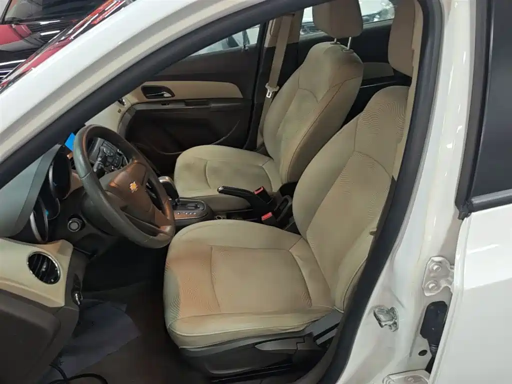 Chevrolet Cruze 2015 1.5L Classic SE AT фото 15