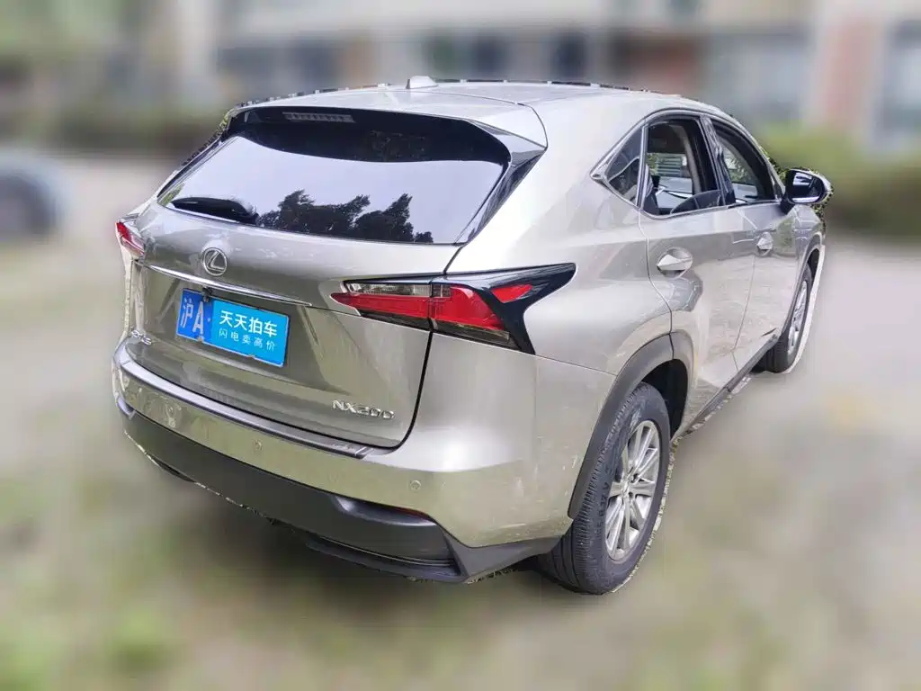 Фото 2 - Lexus NX