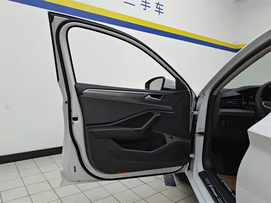 Volkswagen Sagitar 2024 200TSI DSG Flying Edition фото 7