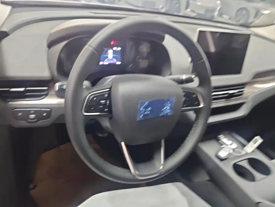 Hongqi E-QM5 2026 2025 610km PLUS