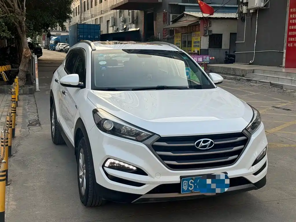 Hyundai Tucson 2015 1.6T Dual Clutch 2WD Smart фото 2