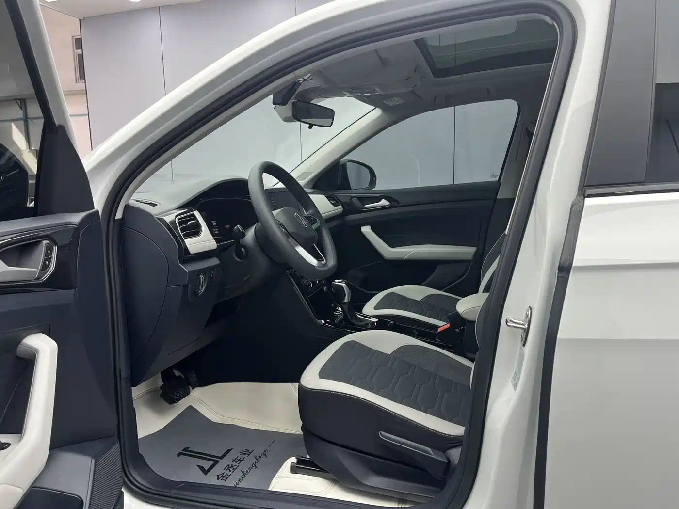 Volkswagen Tharu 2025 New Edge 1.5L Aspiration Edition фото 7
