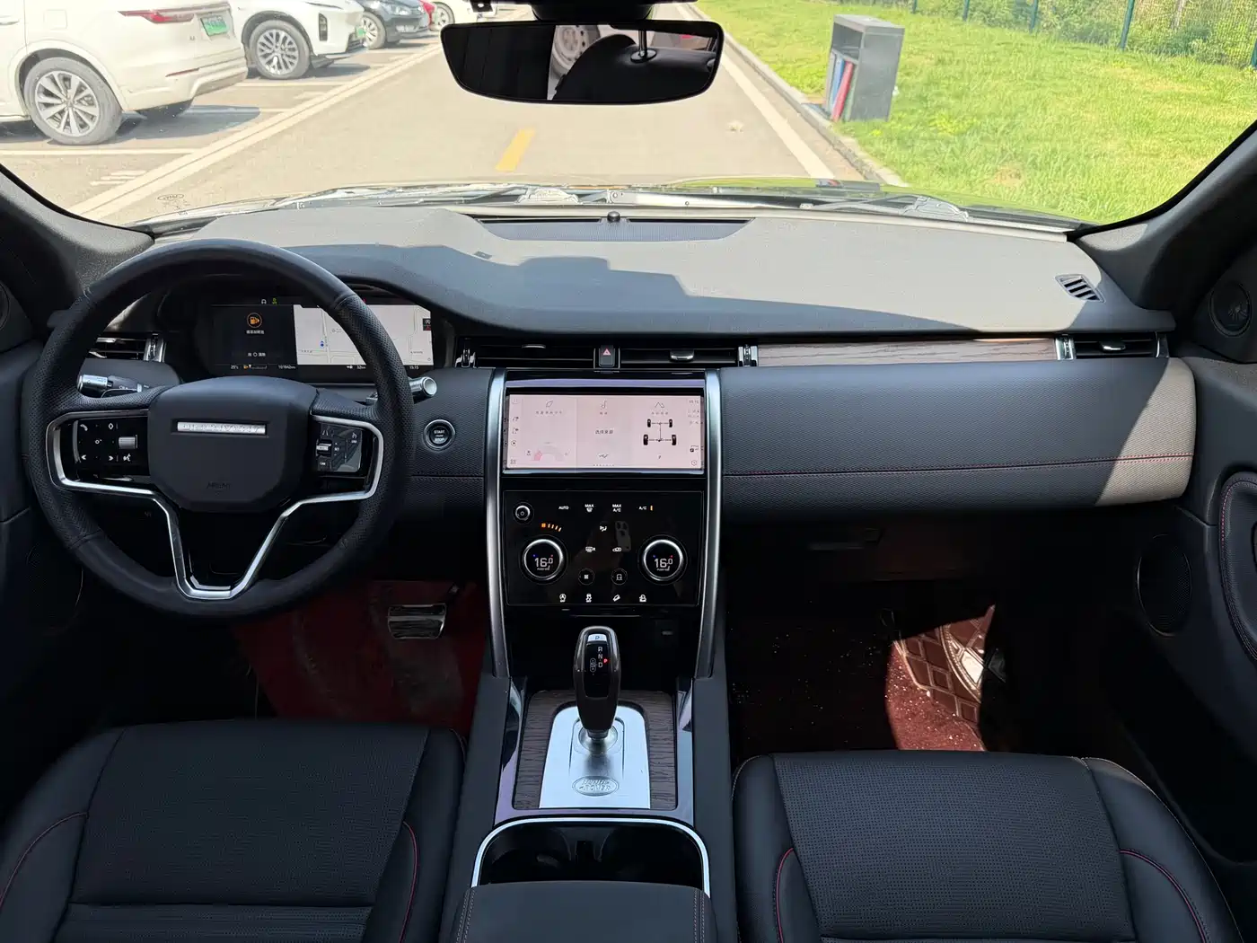 Land Rover Discovery Sport 2022 Model 249PS R-Dynamic S Performance Edition 5-Seater фото 12