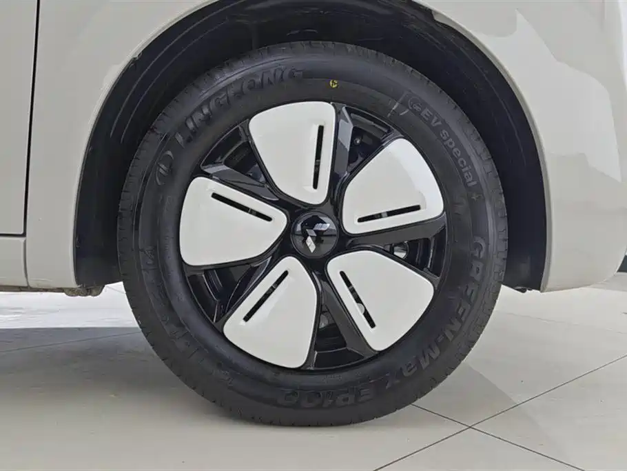 WULING AUTOMOBILE HONGGUANG MINIEV