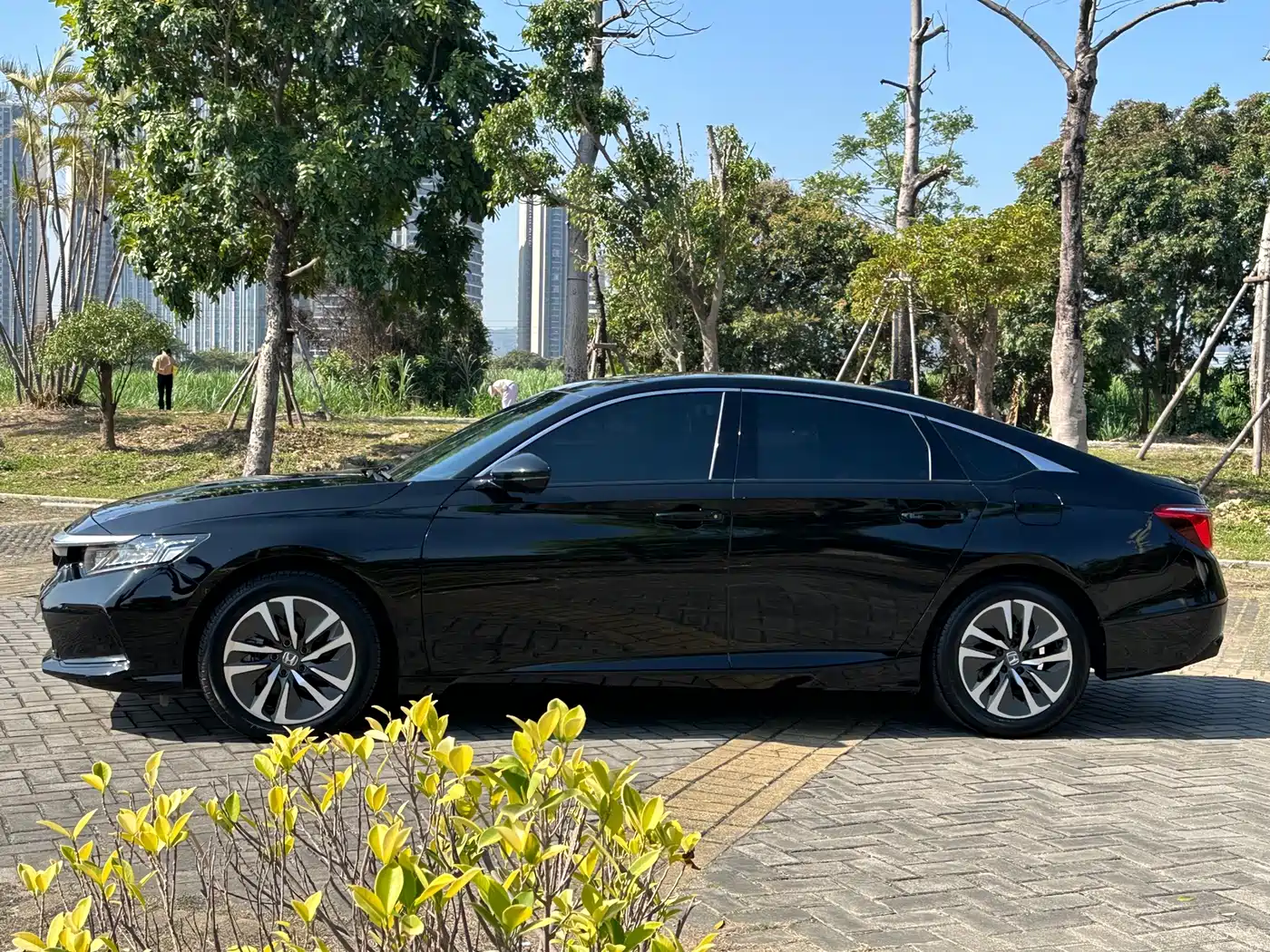 Honda Inspire 2023 2022 Sharp Hybrid 2.0L Pure Wisdom Edition