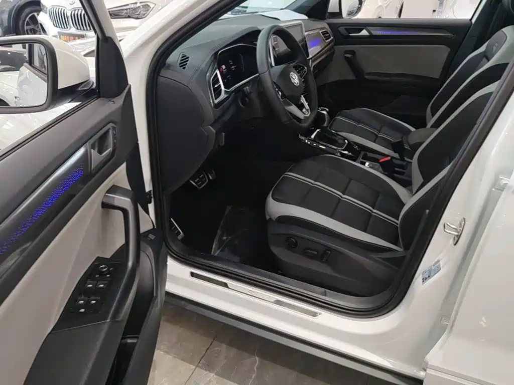 Volkswagen T-Roc, миниатюра 16