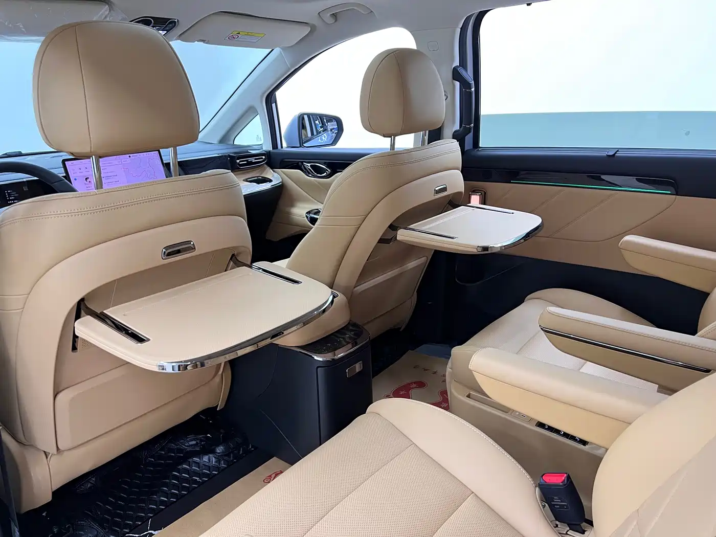 GAC Trumpchi Trumpchi E8 NEV 2024 Model 150km MAX+ фото 18