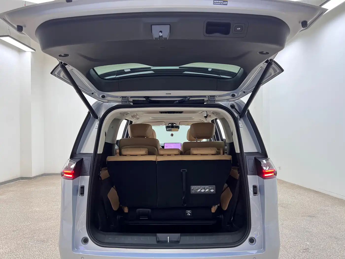 GAC Trumpchi Trumpchi E8 NEV 2024 Model 150km MAX+ фото 33