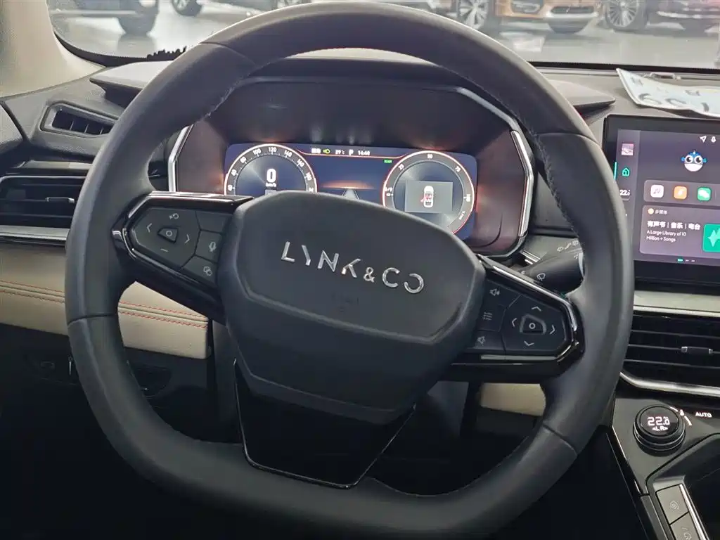 Lynk & Co 06 EM-P 2022 PHEV 84KM Range Pro фото 16