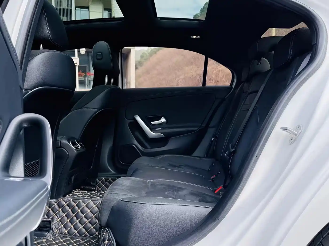 Mercedes-Benz A-Class 2023 A 200 L Fashion фото 8