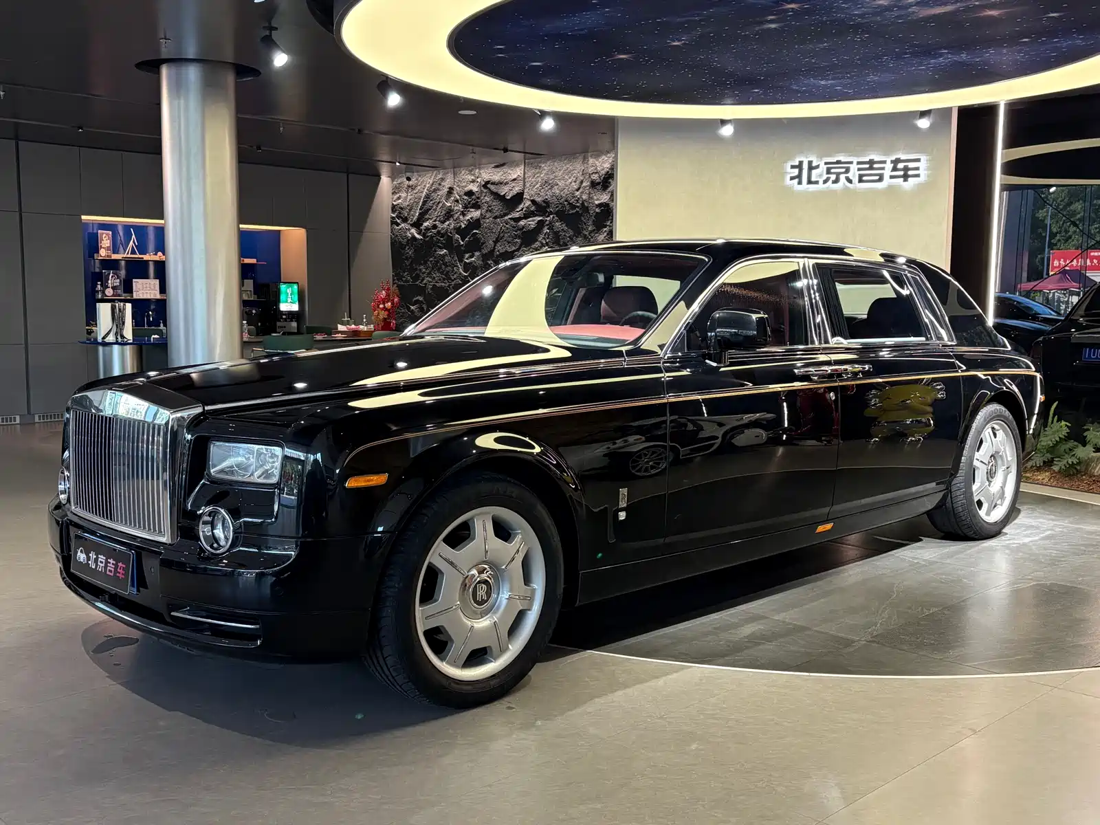 Фото 1 - Rolls-Royce Phantom