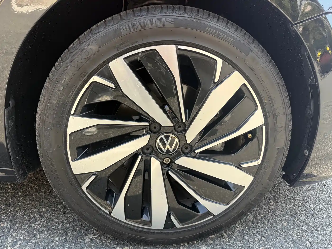 Volkswagen Passat 2024 330TSI Elite Edition фото 17