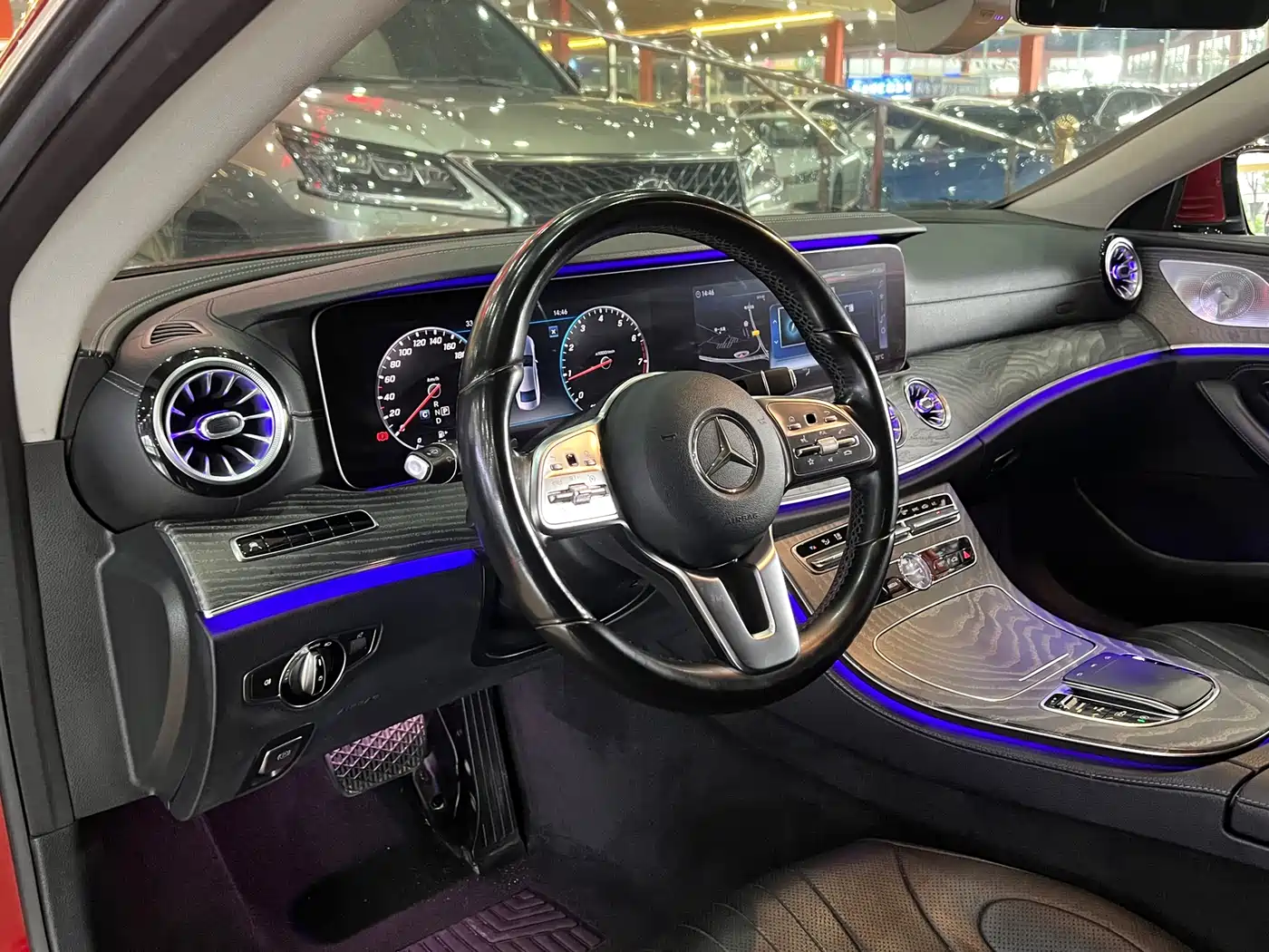 Mercedes-Benz CLS 2018 CLS 300 Luxury фото 7