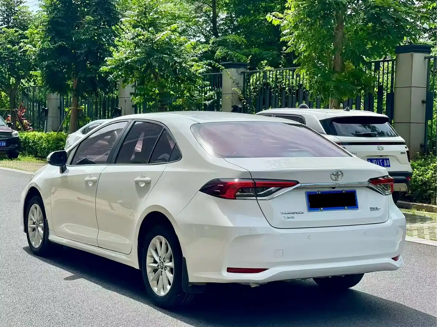 Toyota Corolla 2021 1.2T S-CVT Elite PLUS Edition фото 7