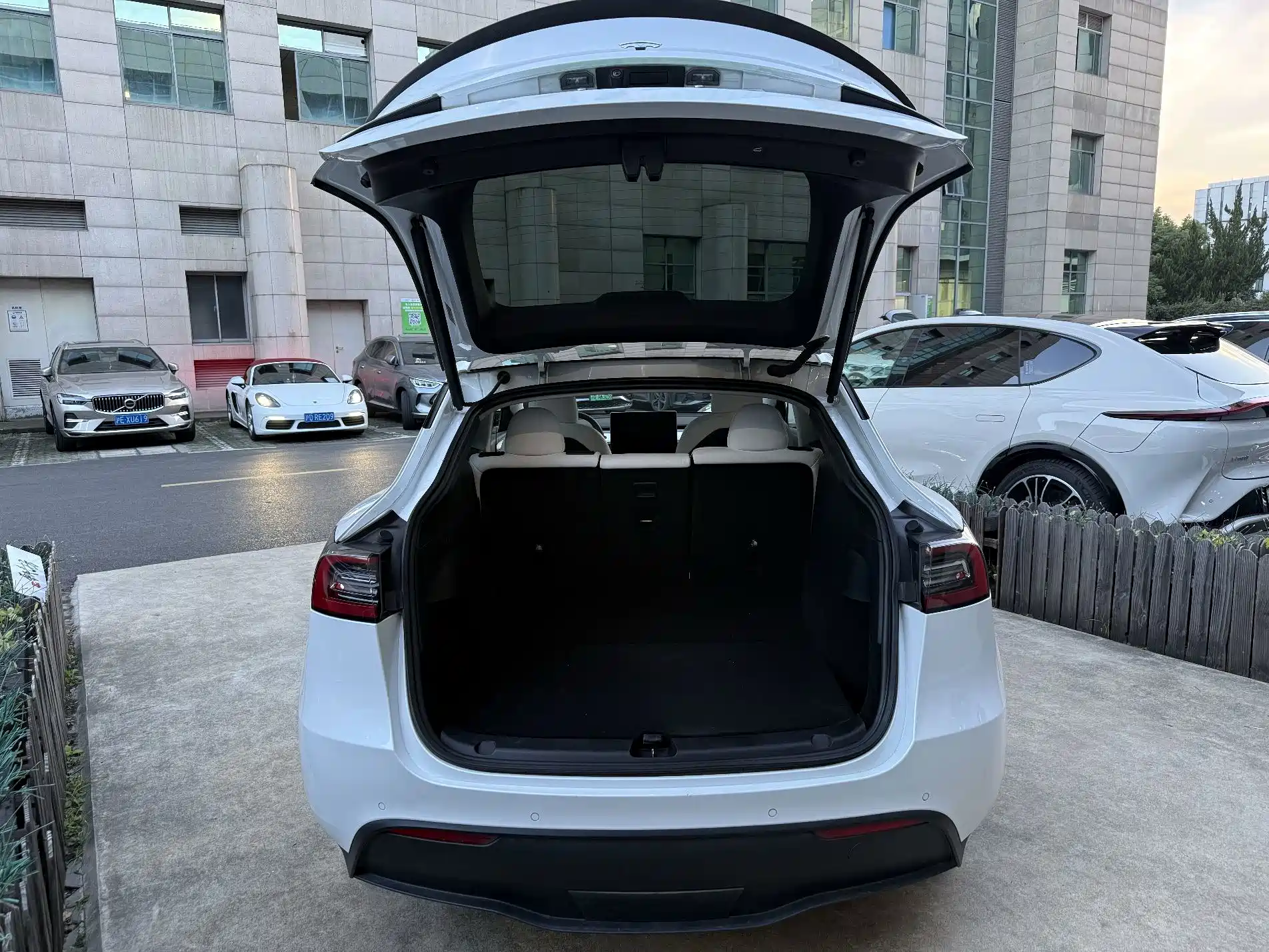 Фото 15 - Tesla Model Y