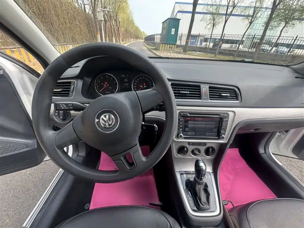 Volkswagen Lavida 2013 Facelift Classic 1.6L Automatic Comfort фото 15