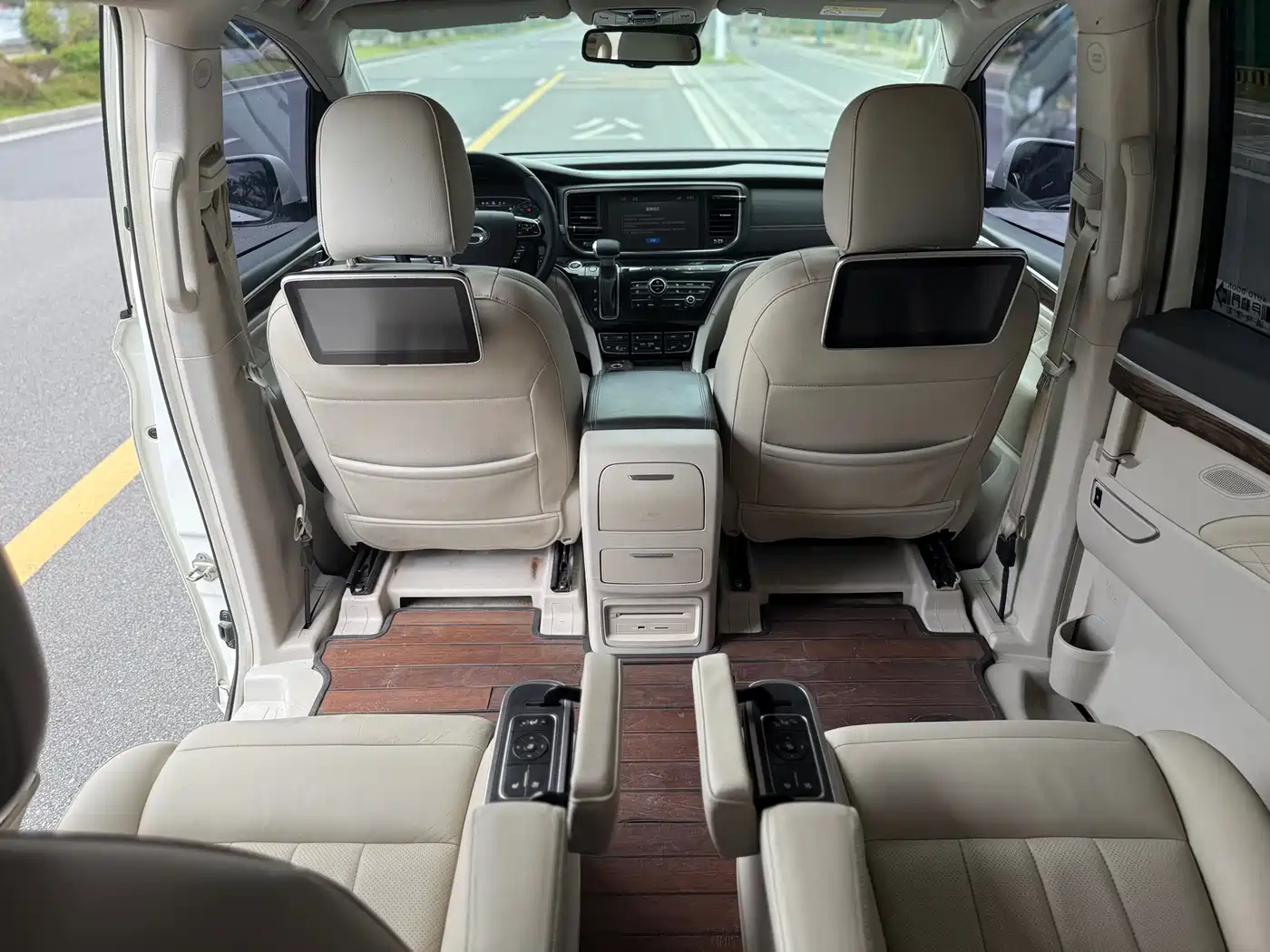 GAC Trumpchi Trumpchi M8 2018 320T Flagship Edition фото 8