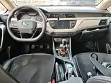Фото 5 - Geely Vision X3