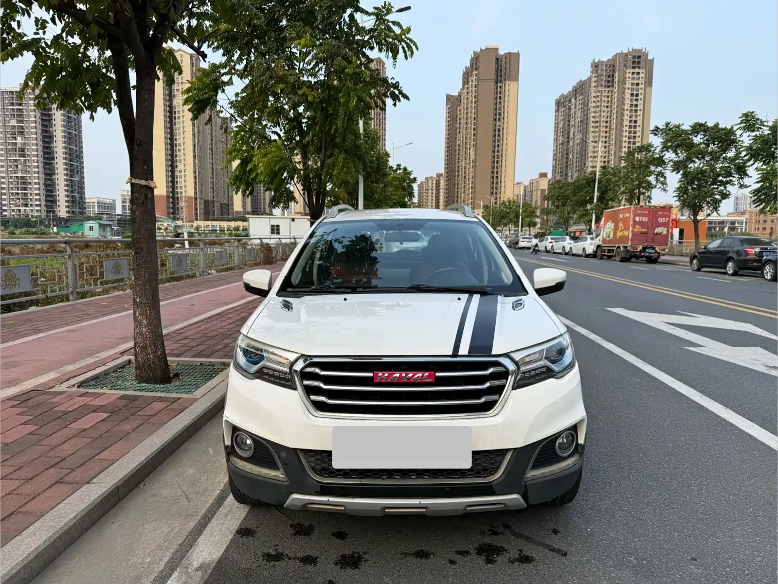 Photo 2 - Haval H1