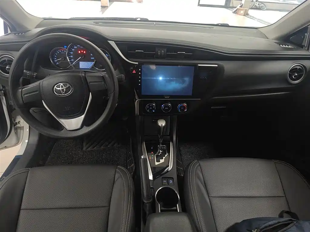 Toyota Corolla 2017 Facelift 1.2T S-CVT GL фото 6