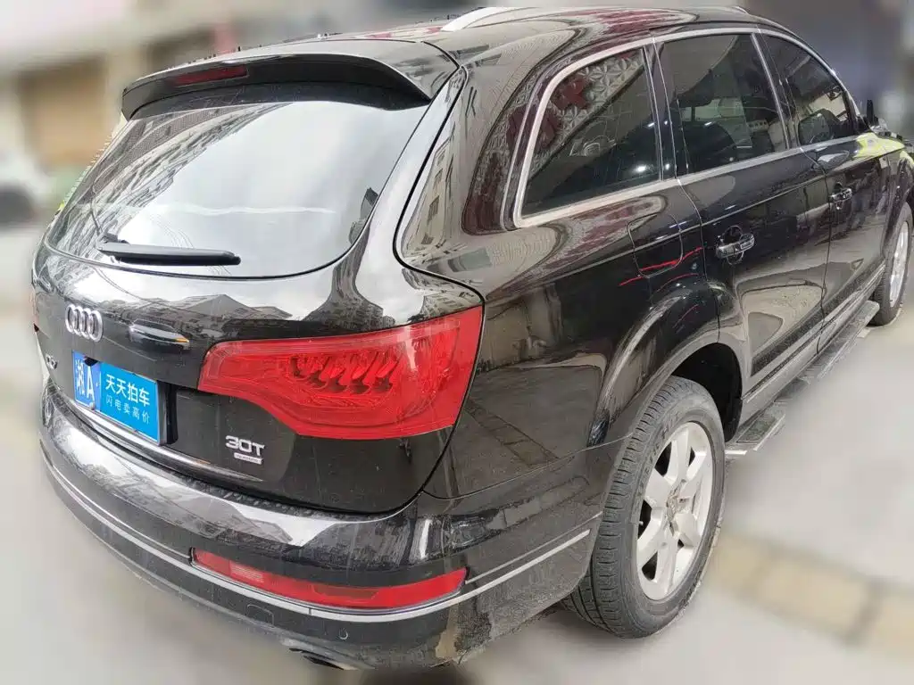 Фото 2 - Audi Q7