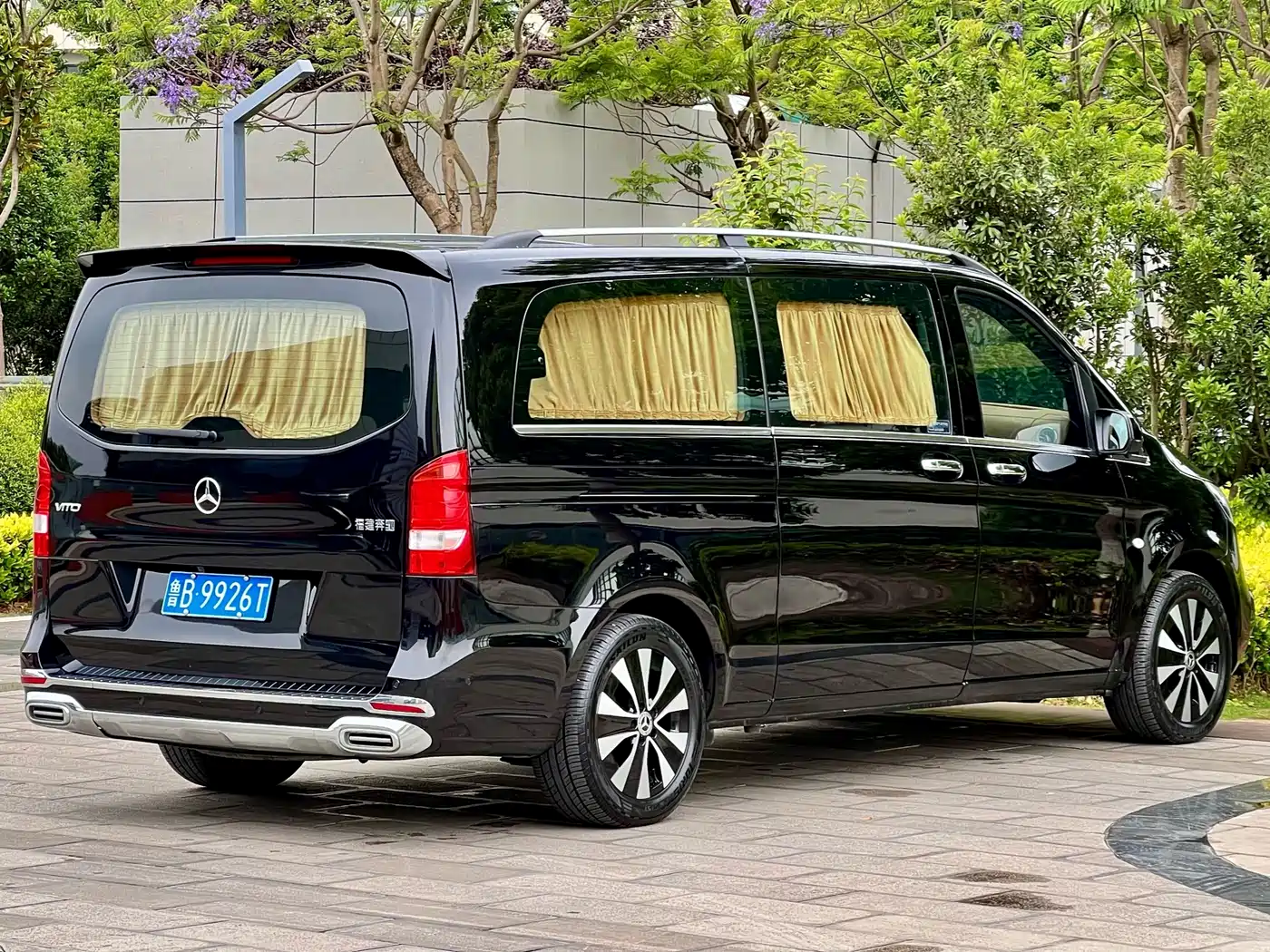Mercedes-Benz Vito 2023 2.0T Business 7-Seater фото 7