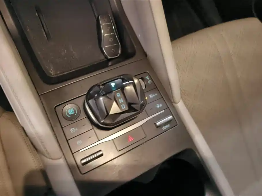 BYD Yuan UP 2024 401KM Vitality Edition фото 16