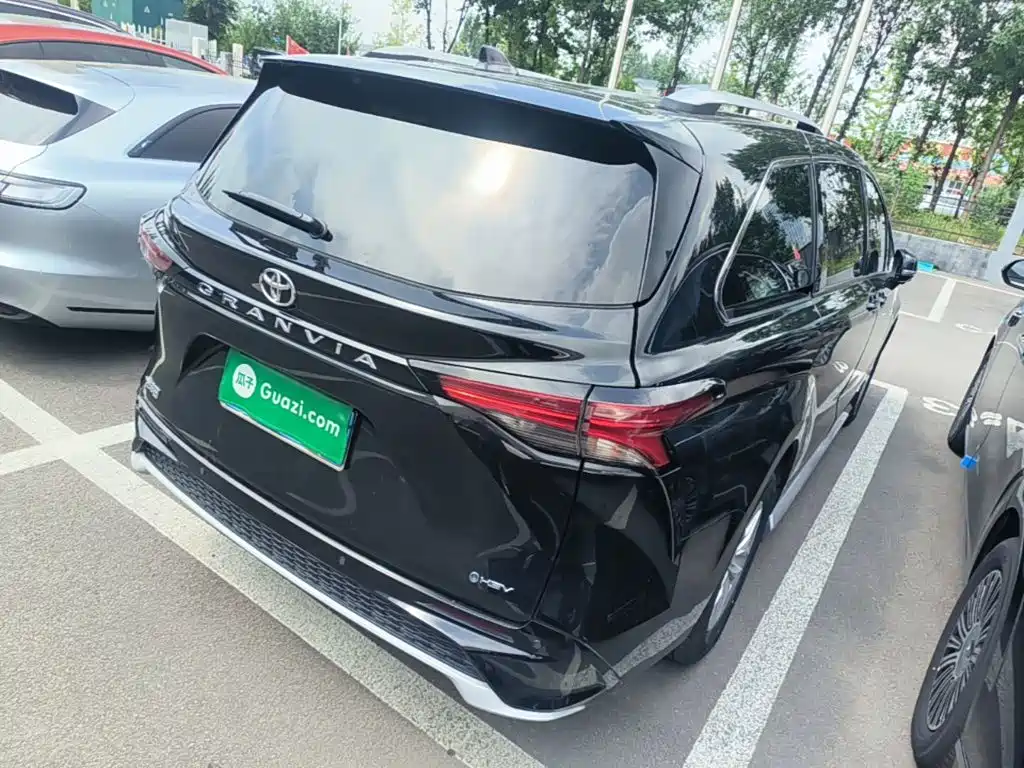 Toyota Granvia 2025 2024 2.5L Hybrid Comfort