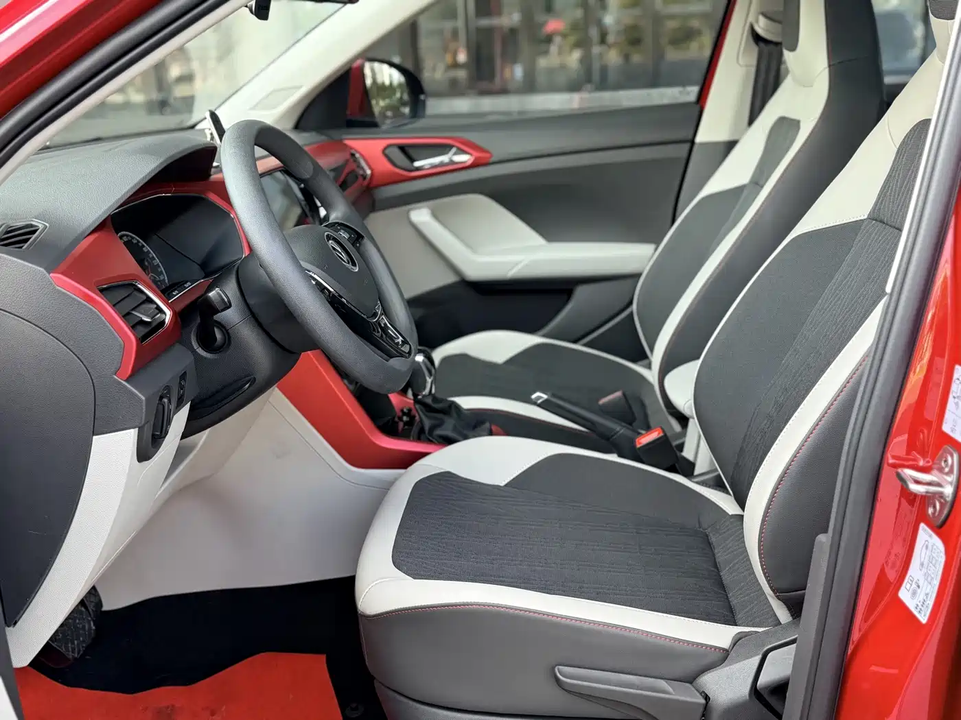 Photo 14 - Volkswagen T-Cross