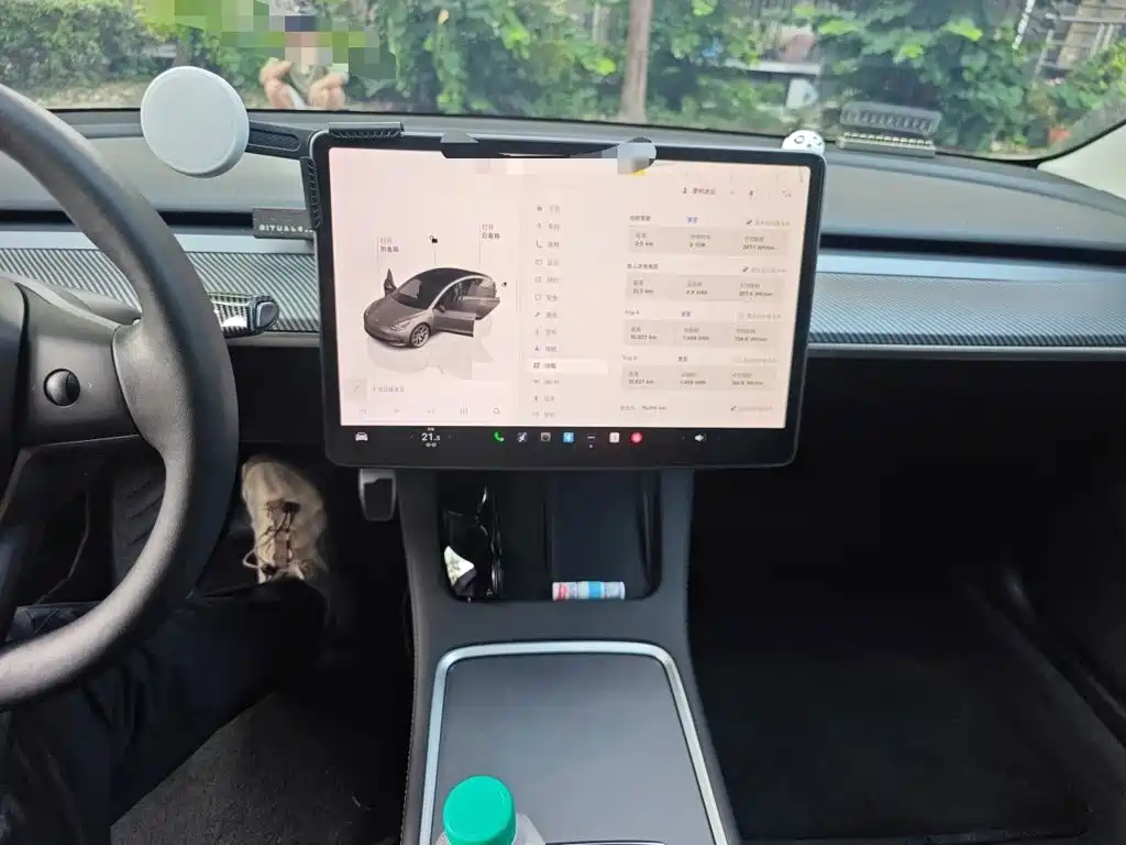 Фото 6 - Tesla Model 3
