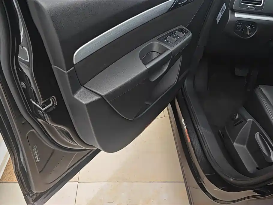 Volkswagen Sharan 2016 380TSI Comfort 7-seater фото 7
