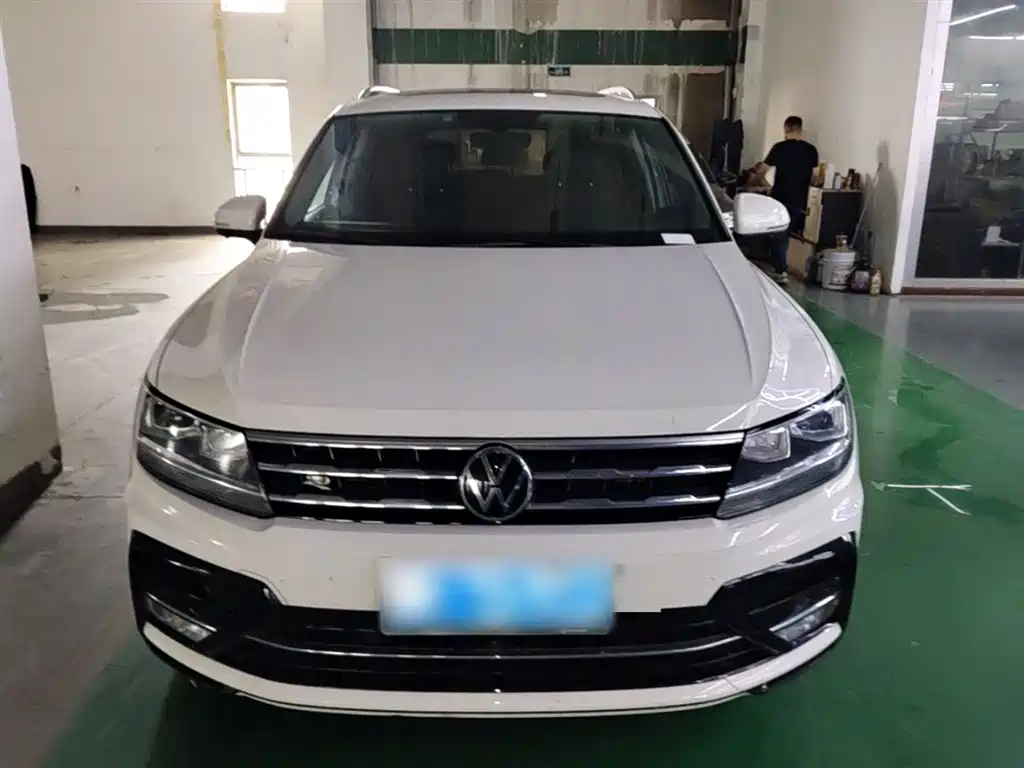 Volkswagen Tiguan L 2021 330TSI Automatic 2WD R-Line Premium фото 3