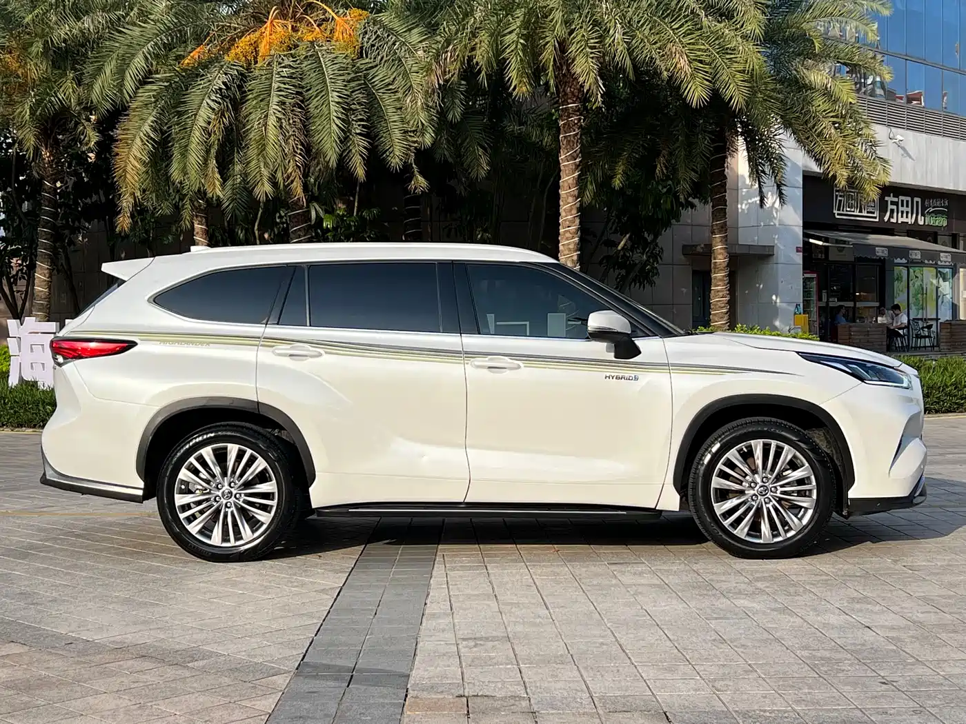 TOYOTA HIGHLANDER