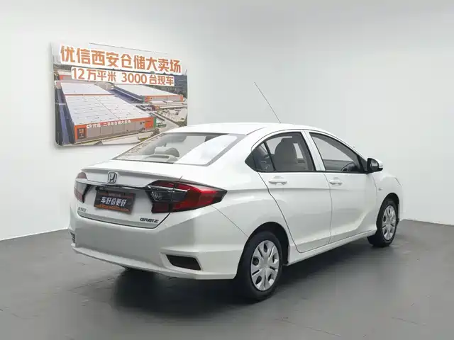 Honda Greiz 2016 1.5L CVT Classic Edition — фото 2